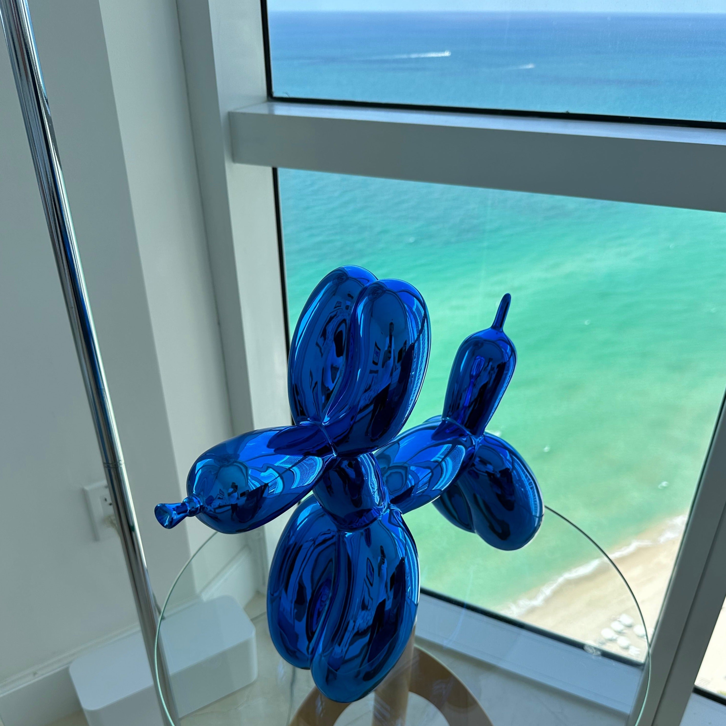 Ballon Hund Skulptur Resin Hochglanz – Detailansicht