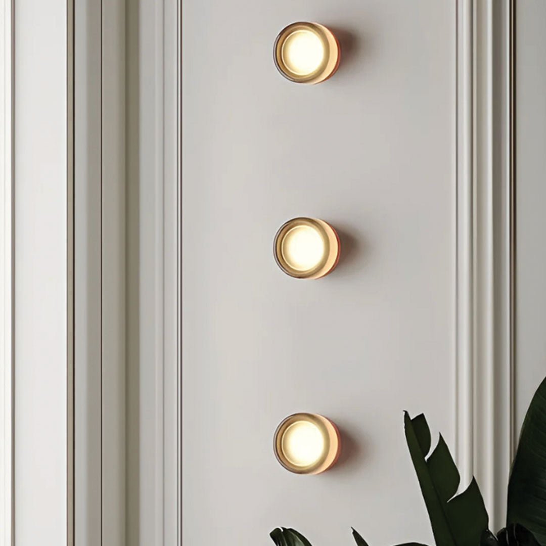Dimple Aura Wandlampe Frontansicht elegante Glaswandleuchte